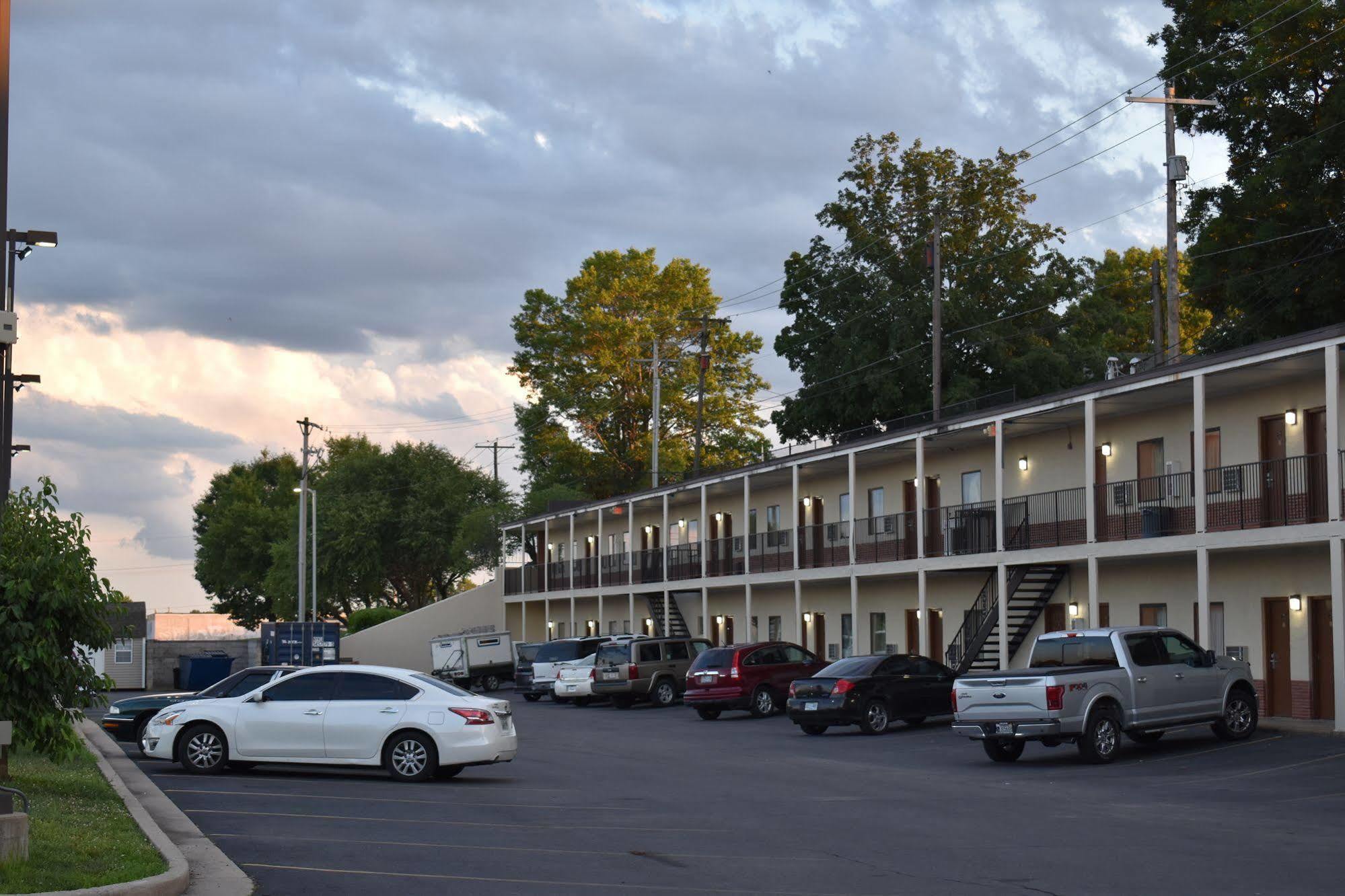 Town House Inn Cape Girardeau Kültér fotó